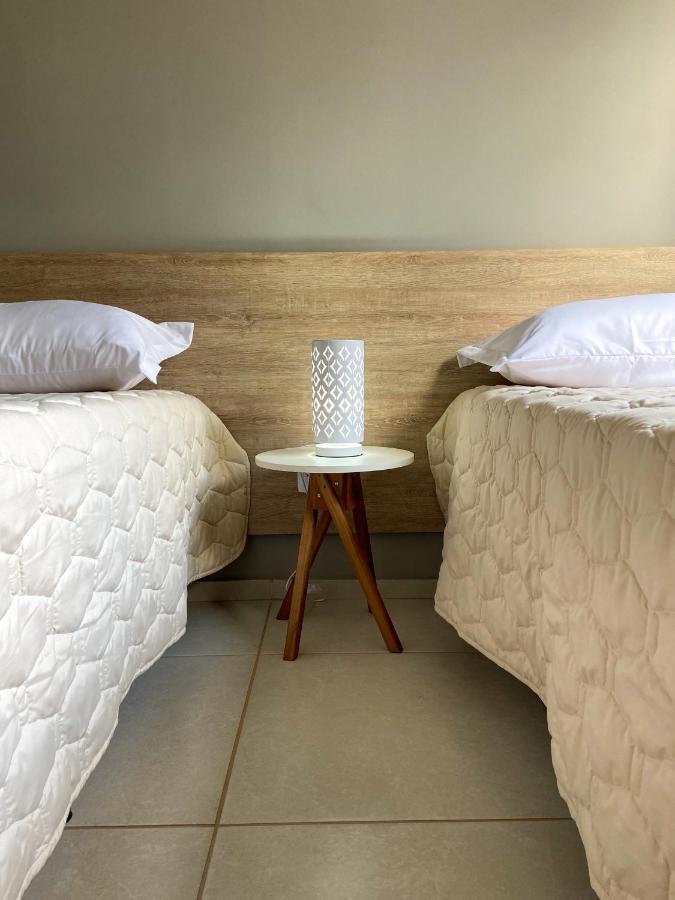 Dois Quartos Com Varanda - Super Espacoso Apartment